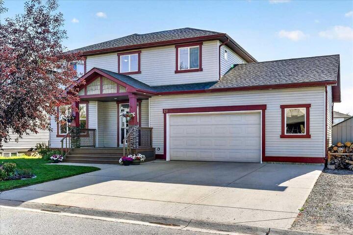 21 McIntyre Place NW — photo 1