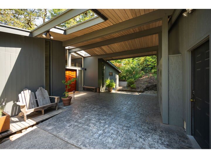Property Photo: 1210 Lemery Ln OR 97405