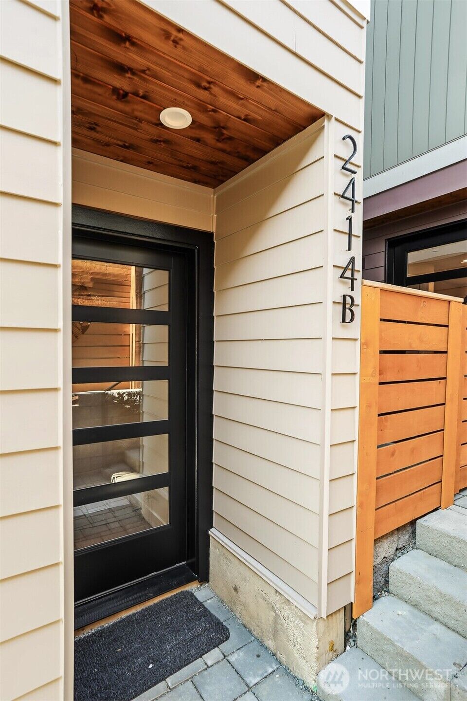 Property Photo: 2414 B Queen Anne Avenue N WA 98119