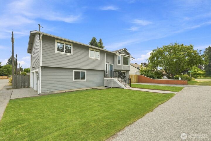 Property Photo: 6809 Washington Avenue WA 98203