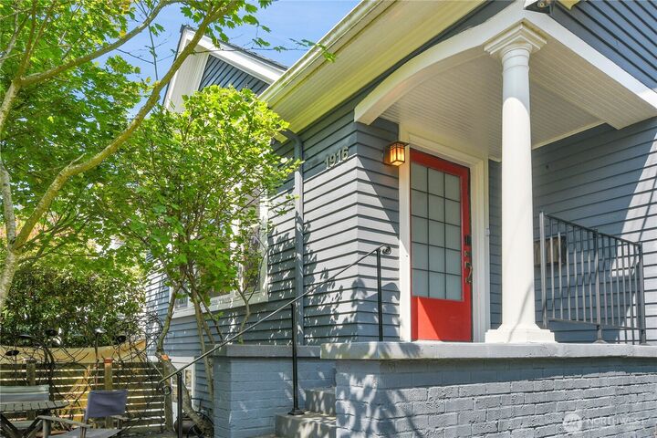 Property Photo: 1916 11th Avenue W WA 98119