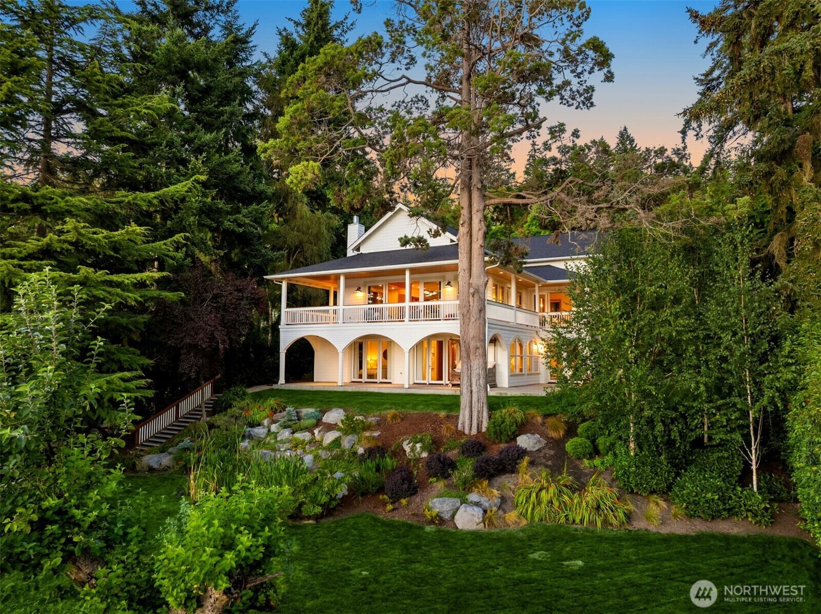 Property Photo: 5071 Crystal Springs Drive NE WA 98110