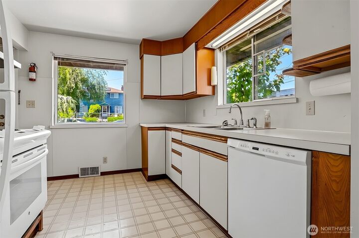 Property Photo:  5900  34th Avenue SW  WA 98126 