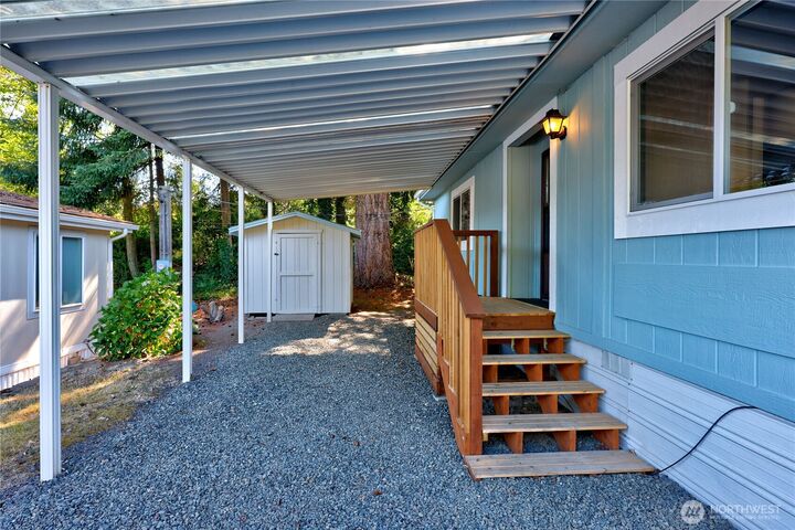Property Photo: 600 Lincoln Road NE 9 WA 98370