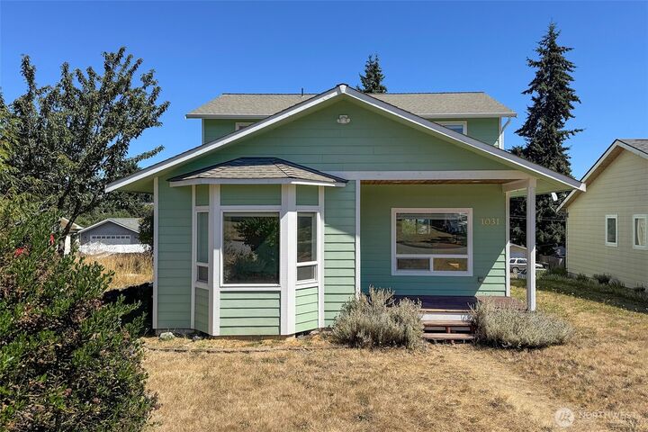 Property Photo:  1031 W 14th Street  WA 98363 