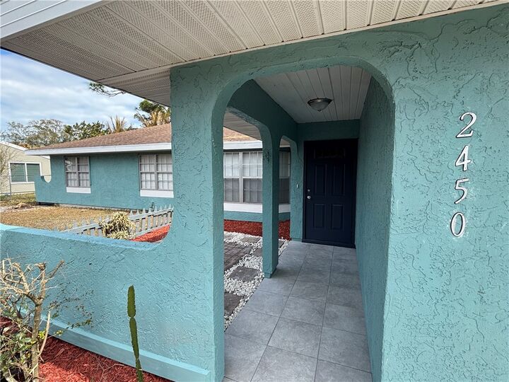 Property Photo: 2450 8th Avenue SW FL 32962