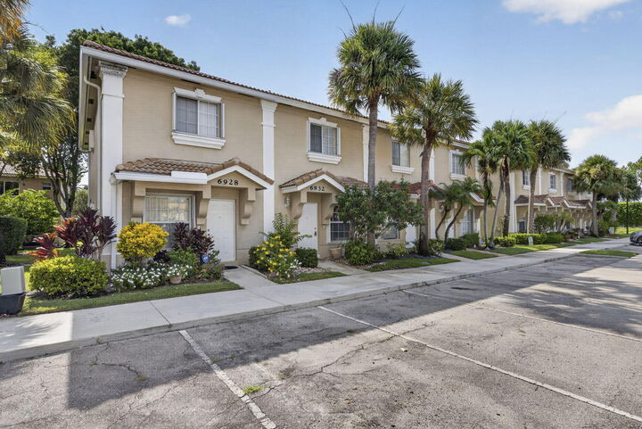 Property Photo:  6932 Stoney Creek Circle  FL 33467 