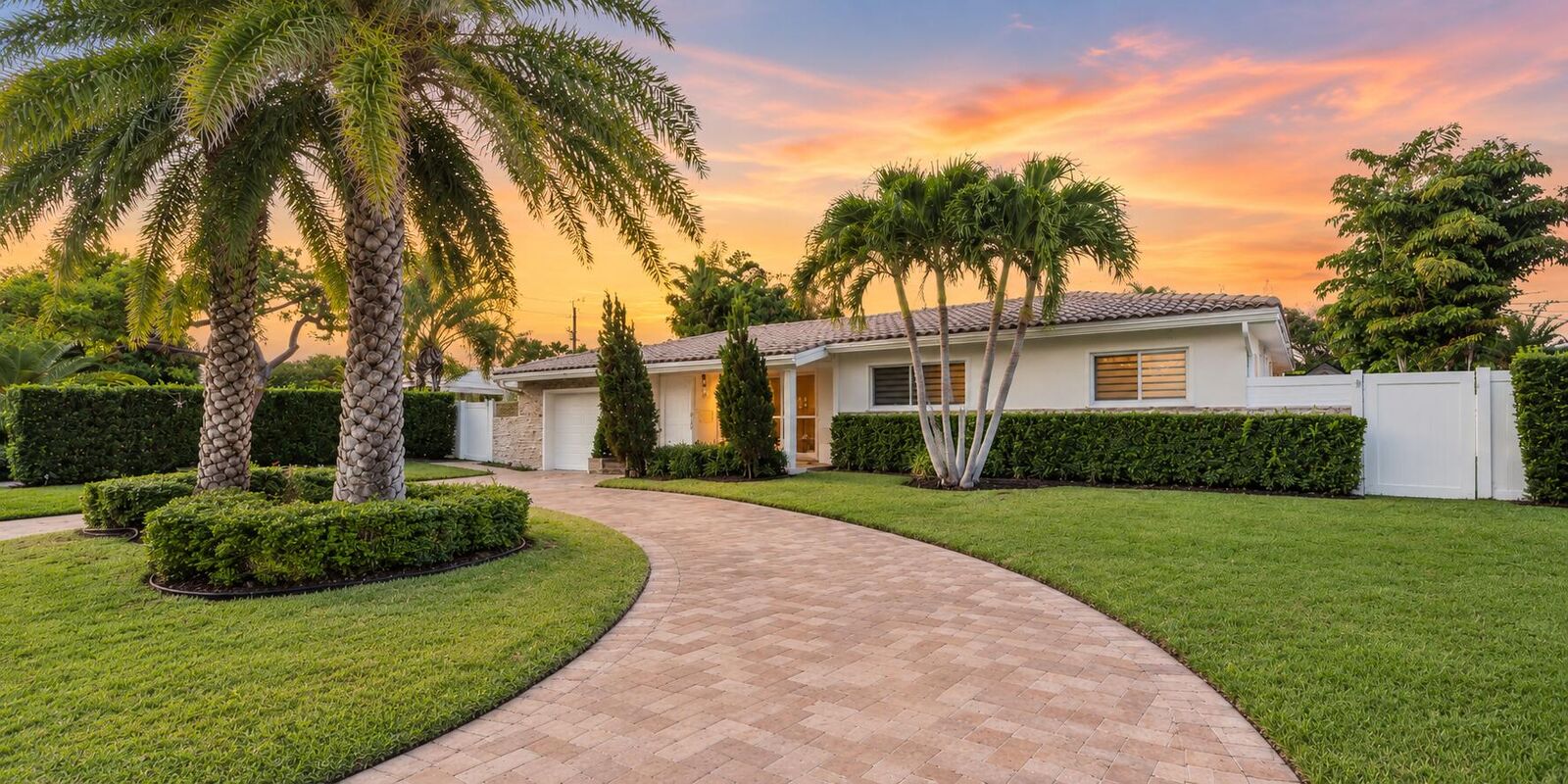 Property Photo: 2205 NE 30th Street FL 33064