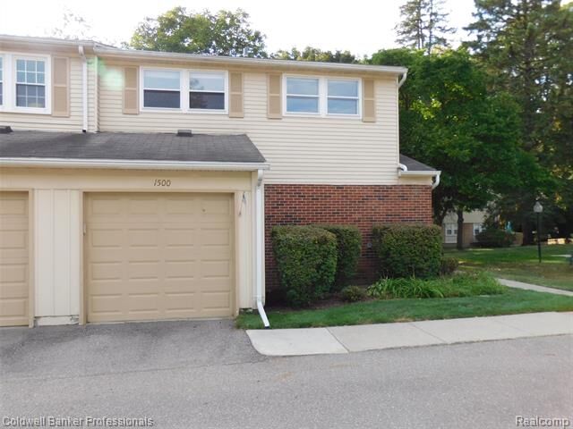 Property Photo:  1500 Brentwood Drive  MI 48098 