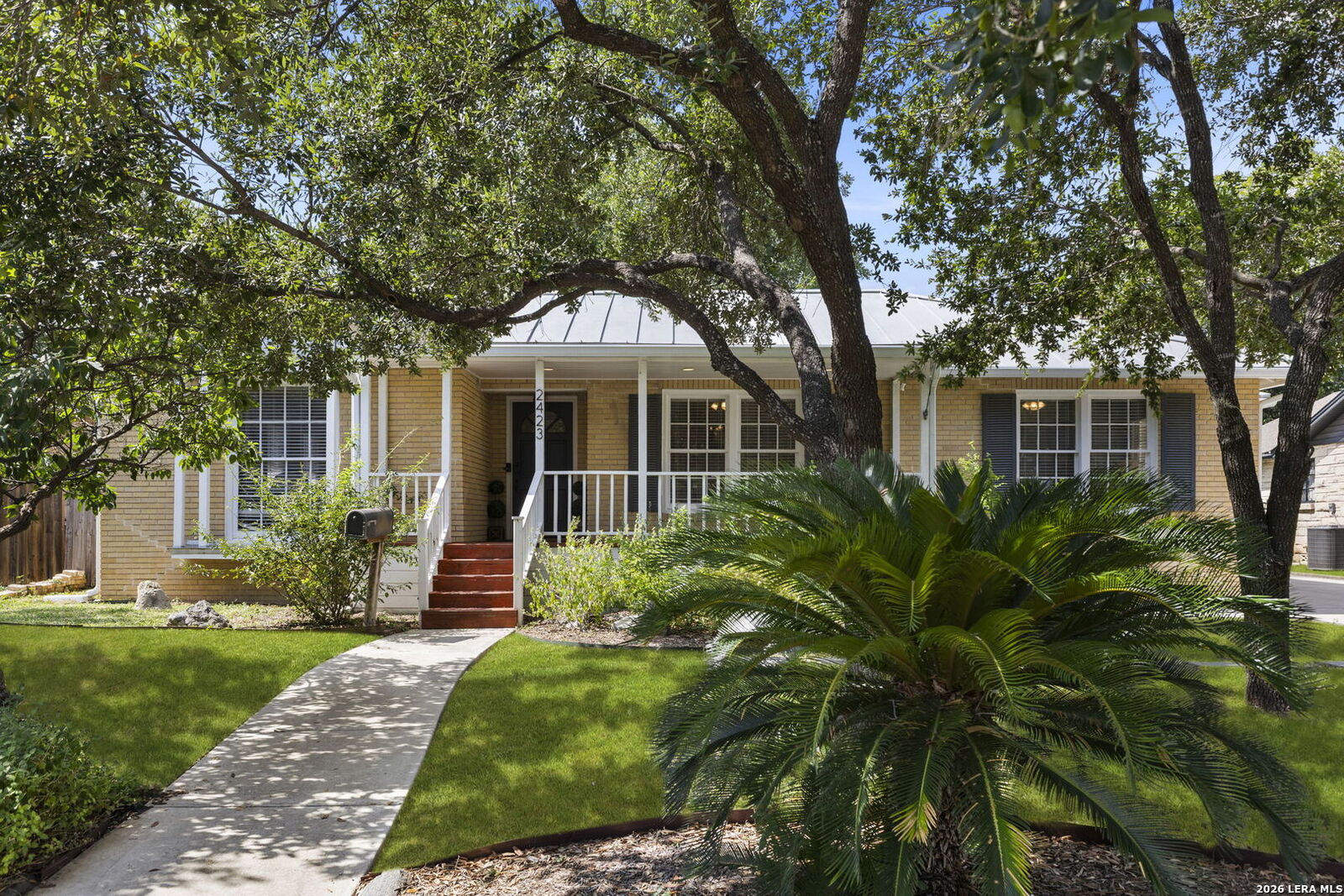 Property Photo: 2423 W Summit Ave TX 78228