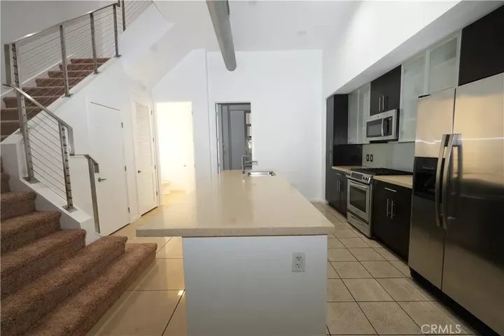 Property Photo: 133 The Promenade N. North 115 CA 90802