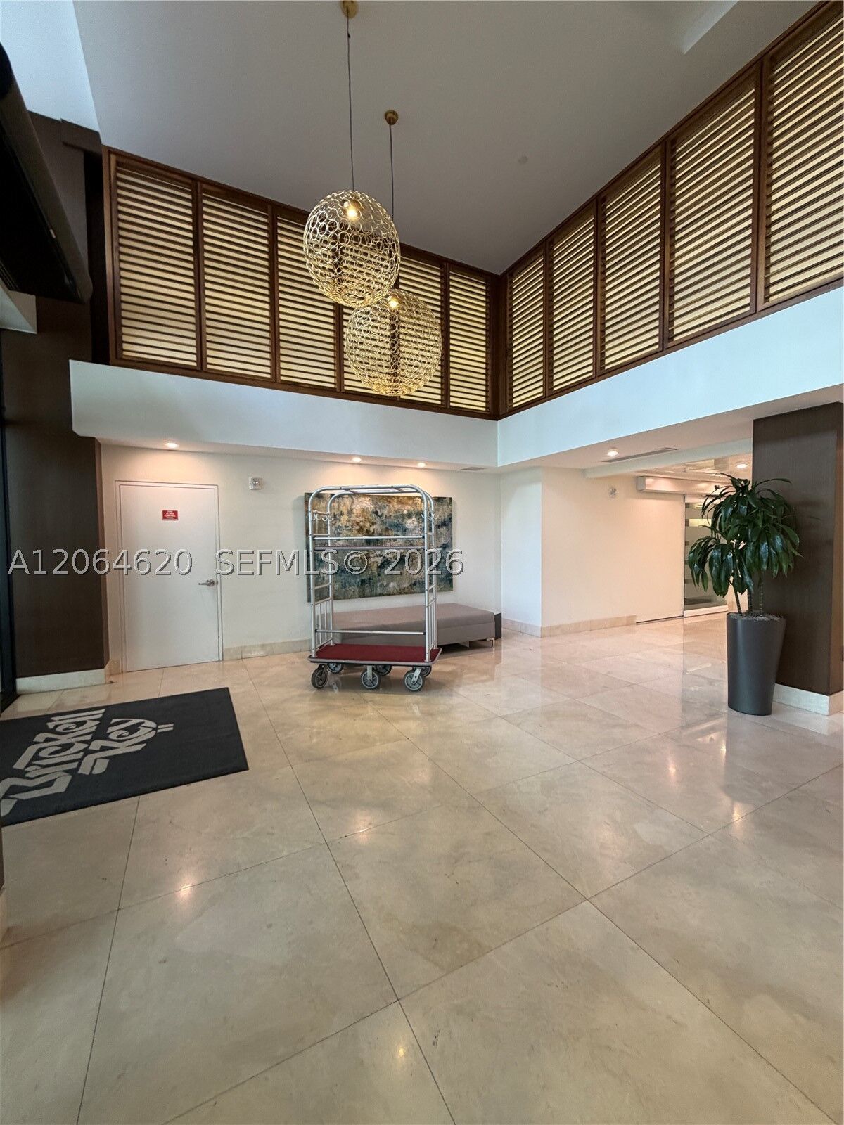 Property Photo: 540 Brickell Key Dr 617 FL 33131