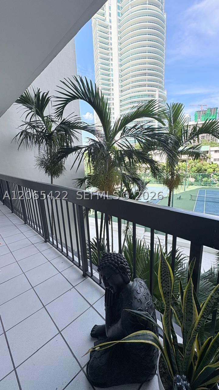 Property Photo:  2333 Brickell Ave 315  FL 33129 