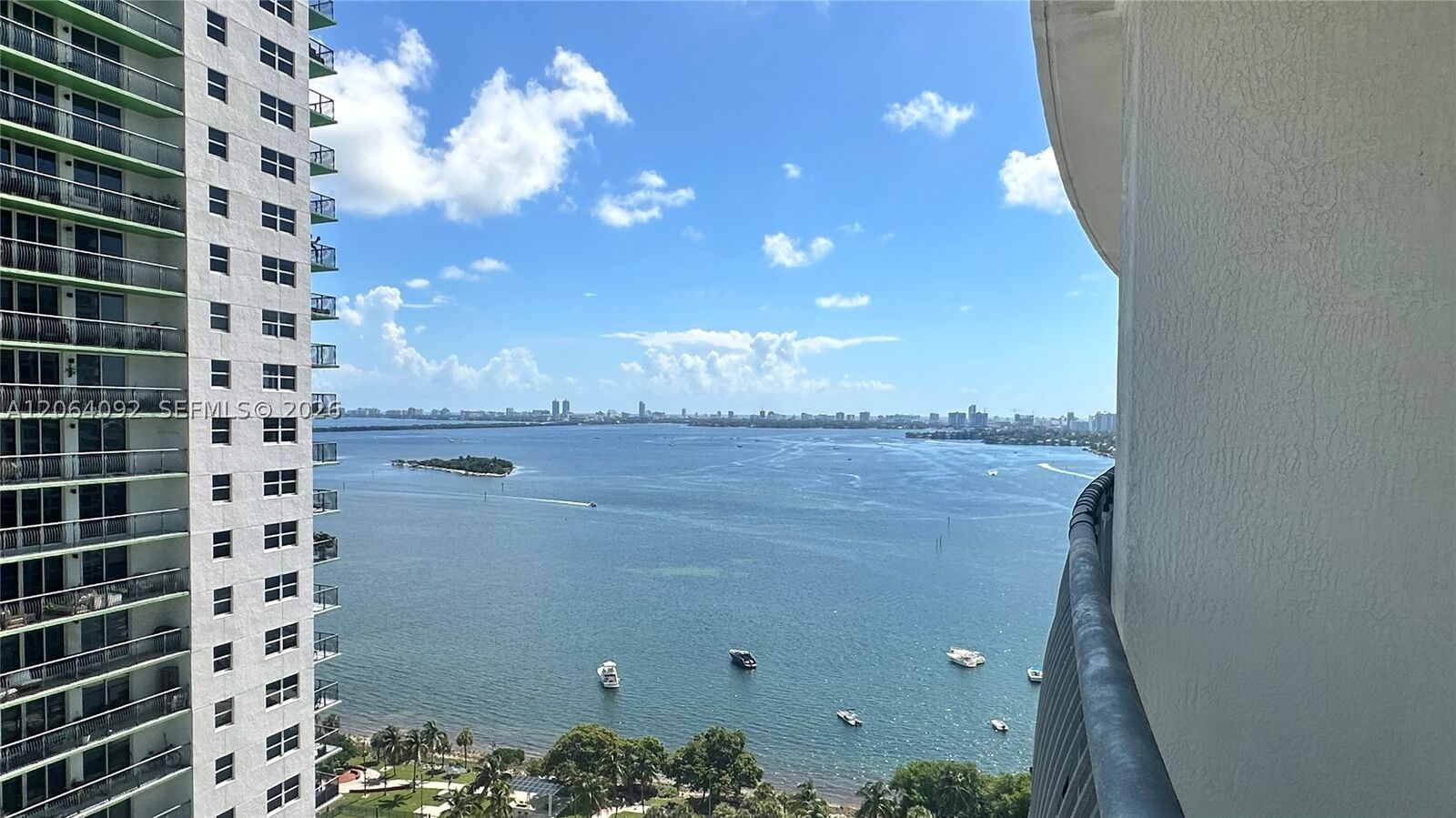 Property Photo: 1750 N Bayshore Dr 2607 FL 33132