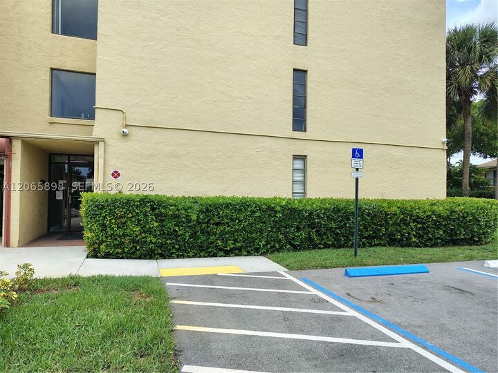 Property Photo:  733 SE 1st Way 109  FL 33441 