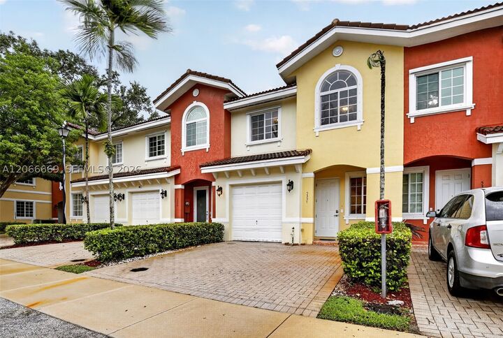 Property Photo:  5337 SW 40th Ave 5337  FL 33314 