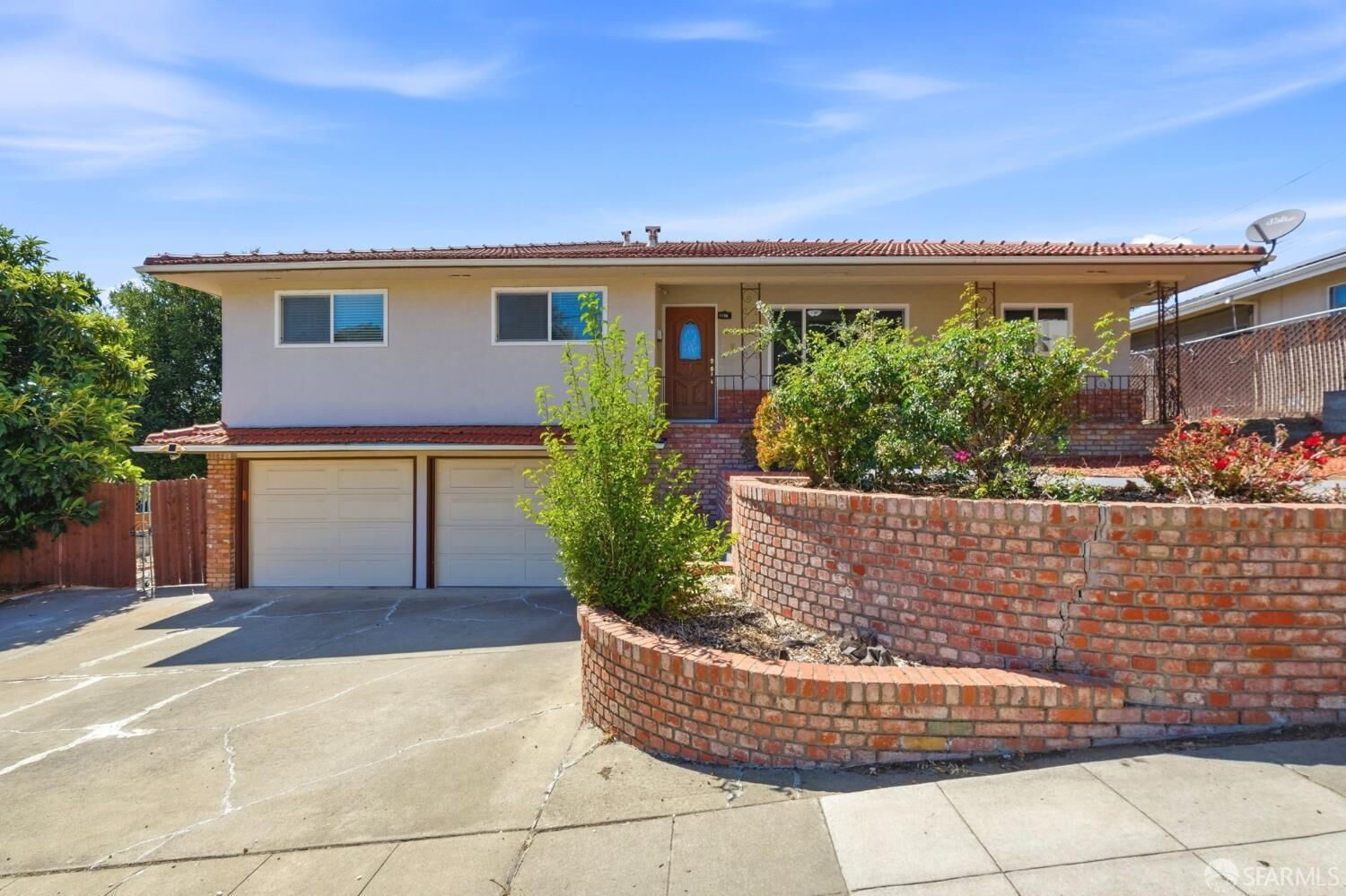 Property Photo: 1138 Overlook Avenue CA 94542