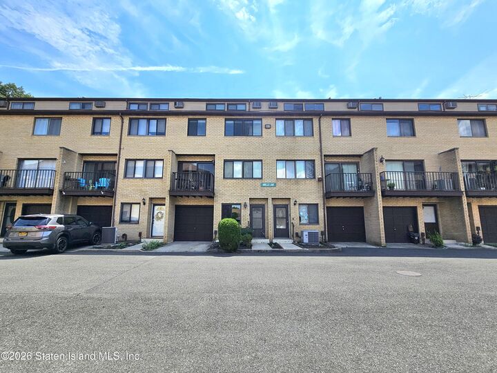 Property Photo:  20 Arielle Lane  NY 10314 