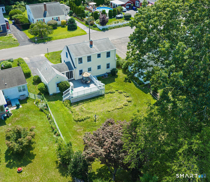 Property Photo:  4 McKinnel Court  CT 06405 