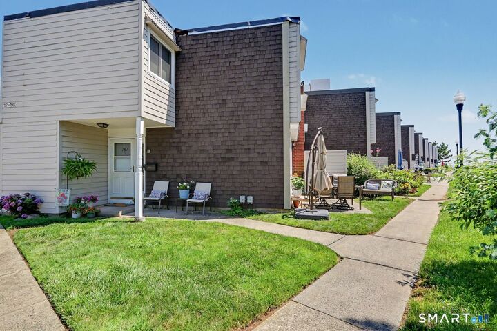 Property Photo:  181 West Walk 181  CT 06516 