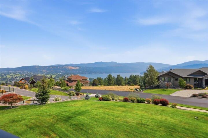 Property Photo: 350 S Legend Tree Dr WA 99019