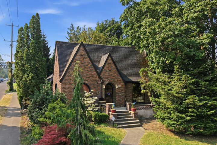 Property Photo: 1728 E 9th Ave WA 99202