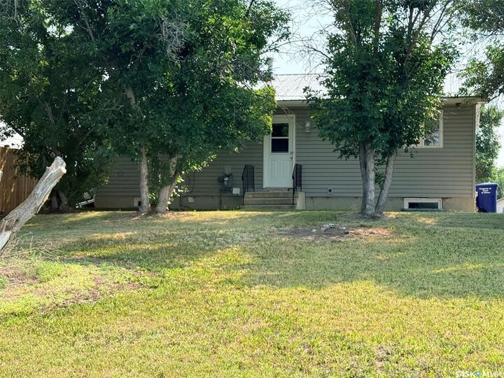 Property Photo:  624 5th Street SW  SK S0L 1A0 