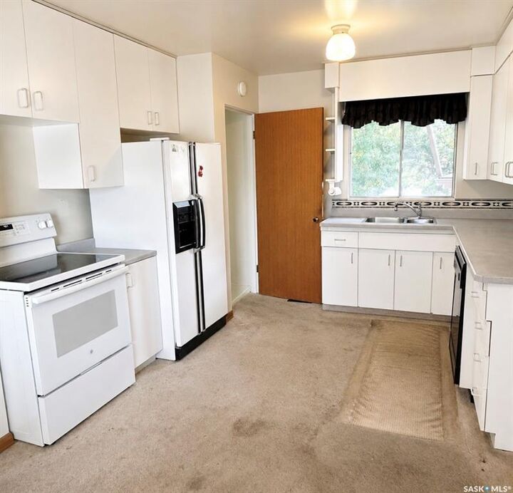 Property Photo:  1316 McLorg Street  SK S7L 4M2 