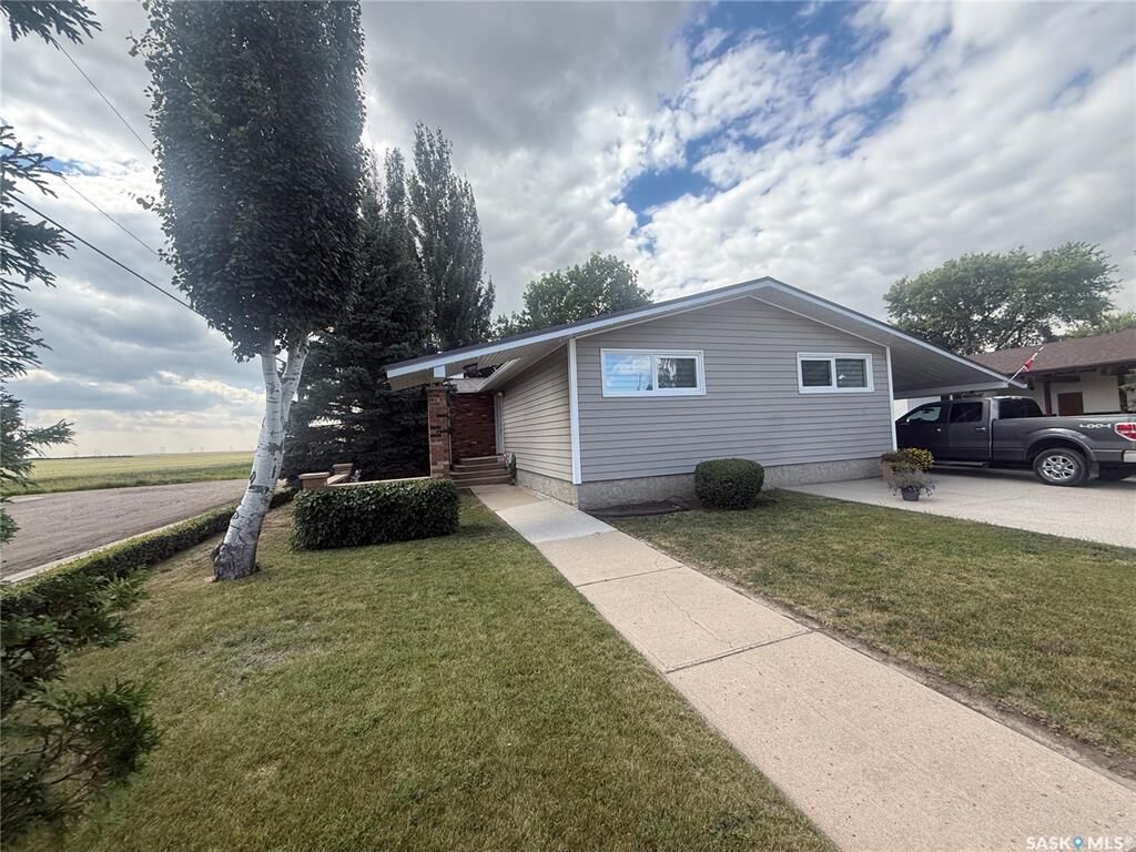 Property Photo: 66 Kasper Crescent SK S0H 0B0