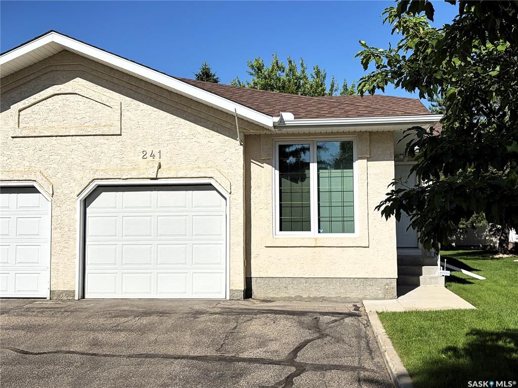 Property Photo:  815 Heritage Green 241  SK S7H 5R6 