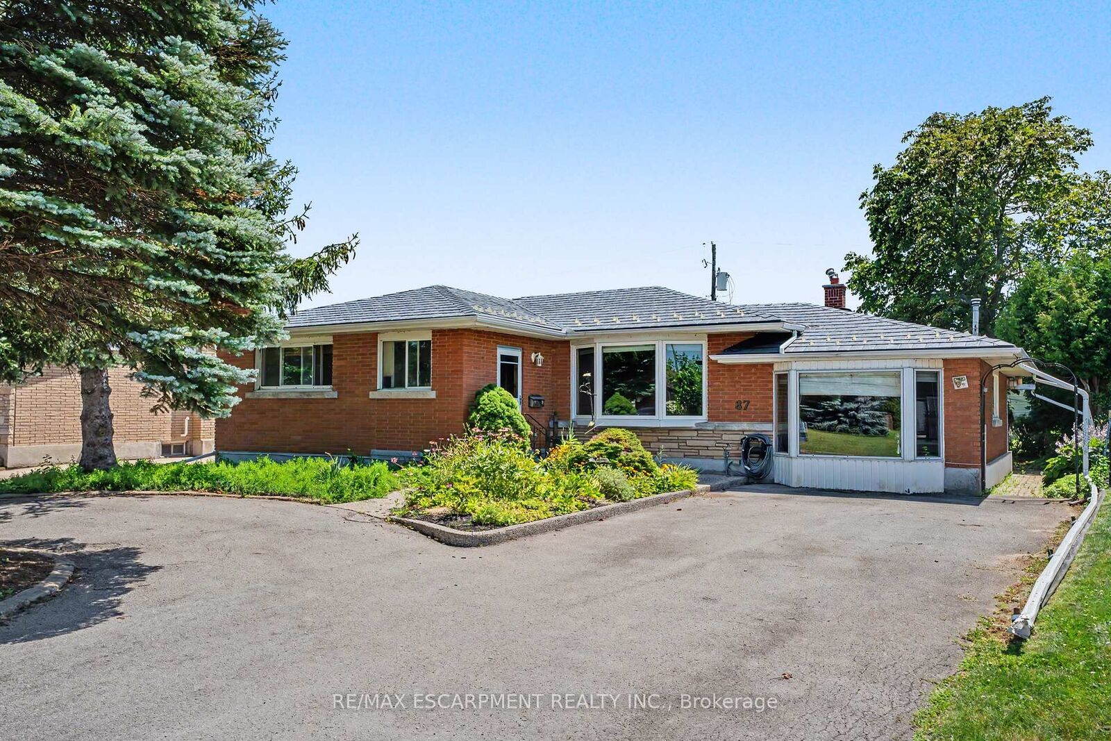 Property Photo:  87 McDonald Avenue  ON L2V 3E8 