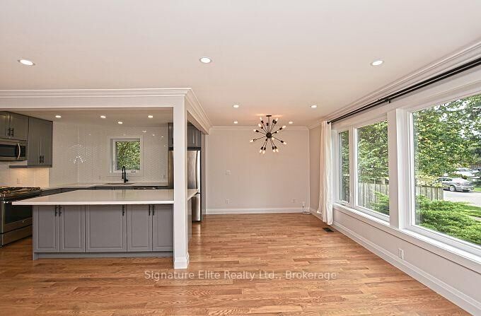 Property Photo:  25 Lyncroft Drive Main  ON M1E 1X6 