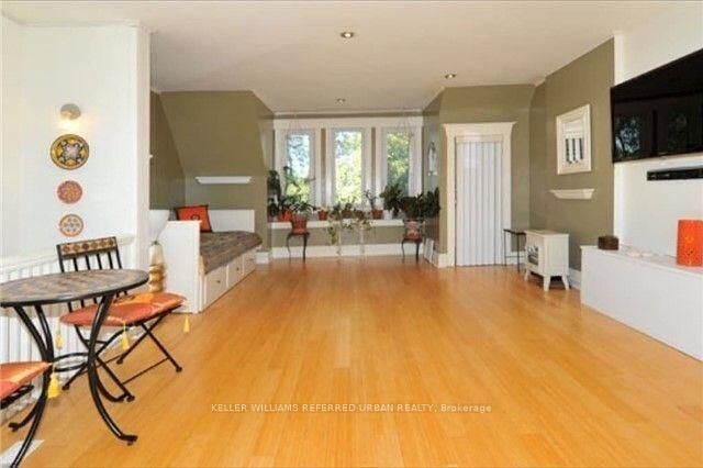 Property Photo:  431 Kingston Road Main  ON M4L 3S9 