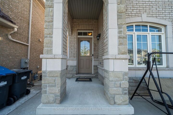Property Photo:  86 Daden Oaks Drive  ON L6P 3R9 