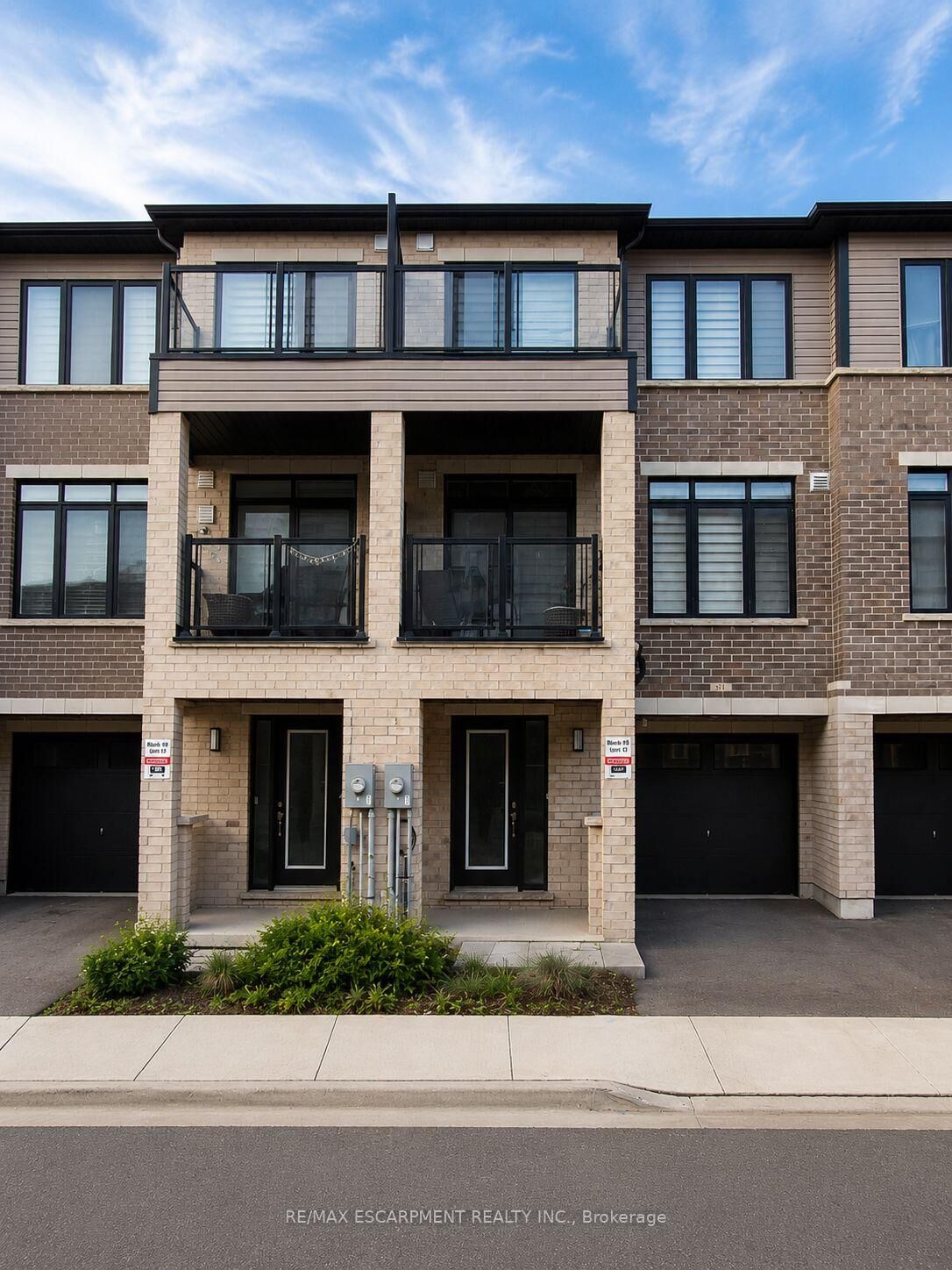 Property Photo:  585 Colborne Street E 913  ON N3S 0K4 
