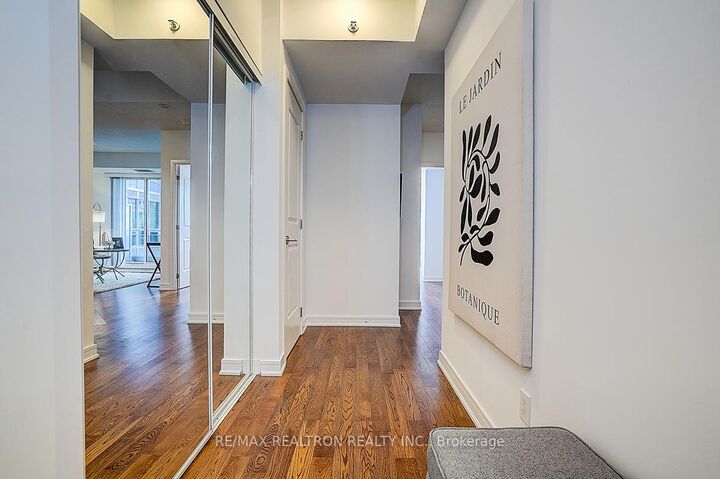 Property Photo:  9191 Yonge Street SW 321  ON L4C 1E2 