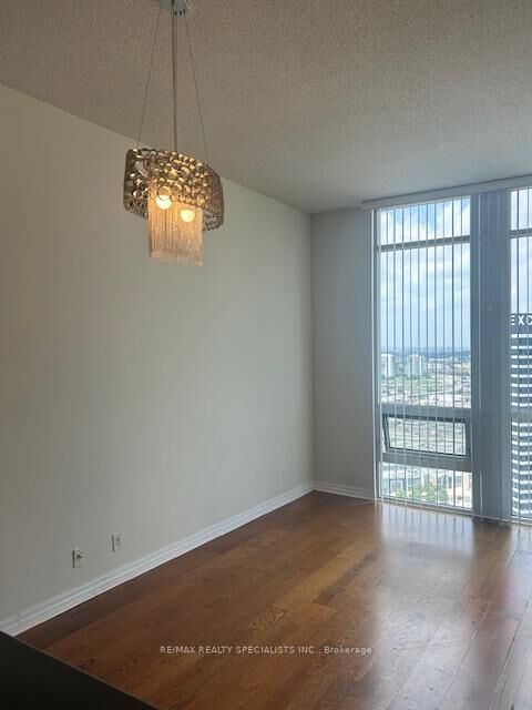 Property Photo:  220 Burnhamthorpe Road 3301  ON L5B 3Y5 
