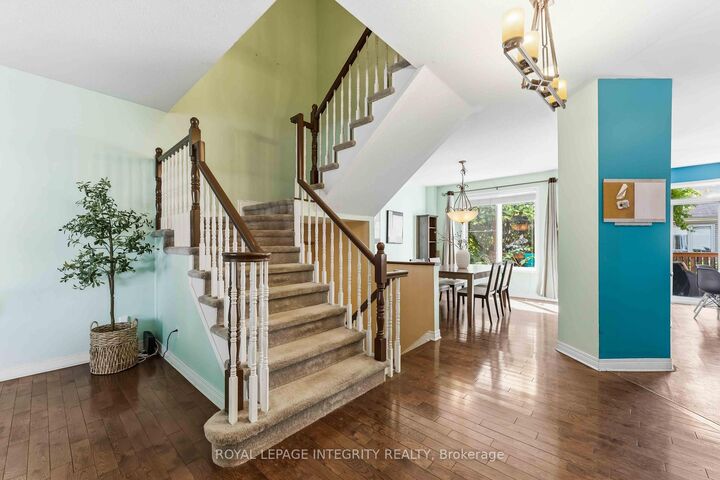 Property Photo:  10 Westwinds Place  ON K2G 6L1 