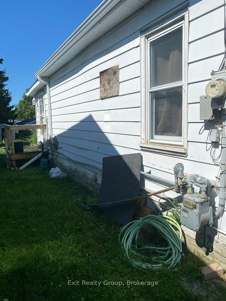 Property Photo: 30 Bocage Street ON K8V 2L4