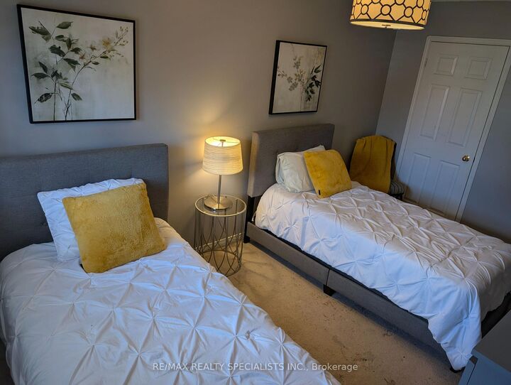 Property Photo: 20 Thorp Crescent ON L1T 0G9