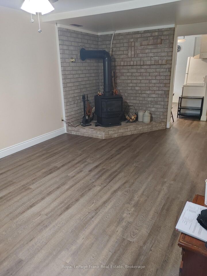 Property Photo:  832 Ferndale Street  ON L1J 5L7 