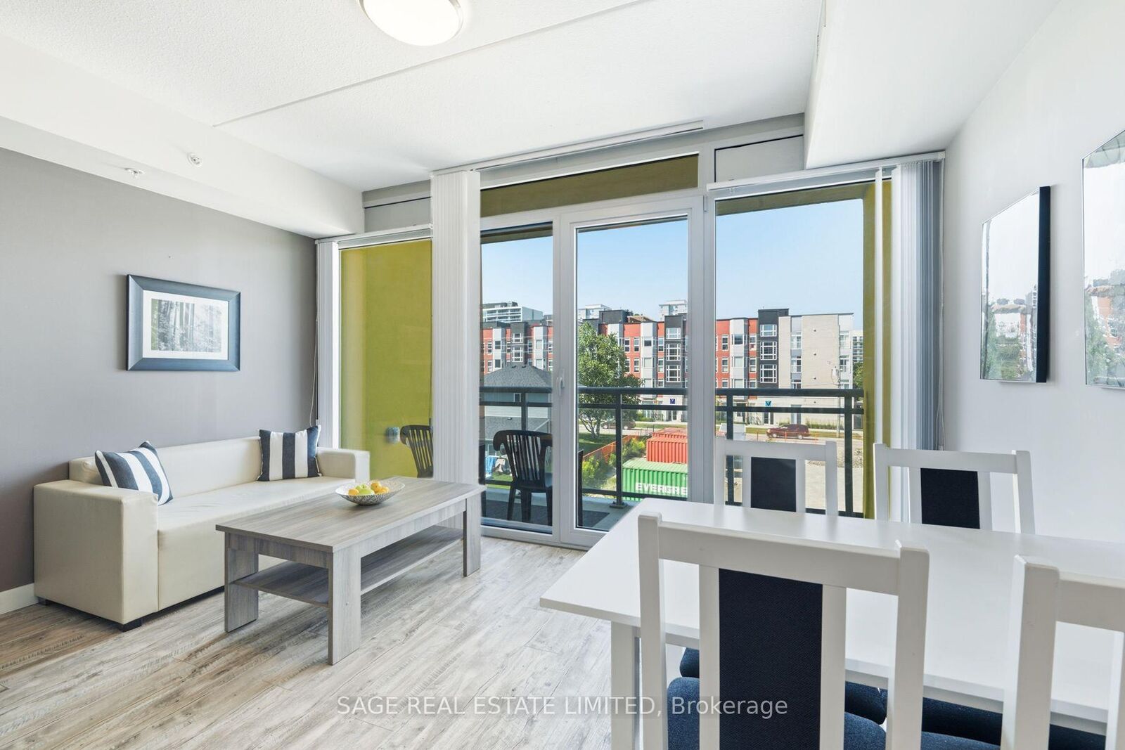 Property Photo:  257 Hemlock Street 424  ON N2L 0K2 