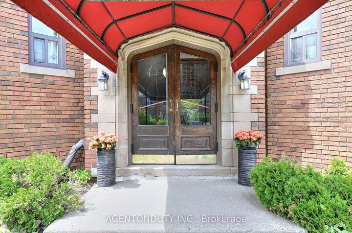 Photo de la propriété:  1646 Bathurst Street 17  ON M5P 3J7 