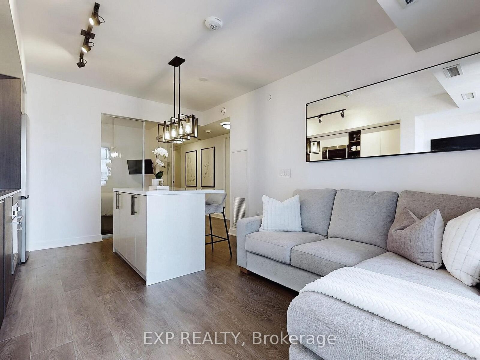 Property Photo: 36 Zorra Street 330 ON M8Z 0G5