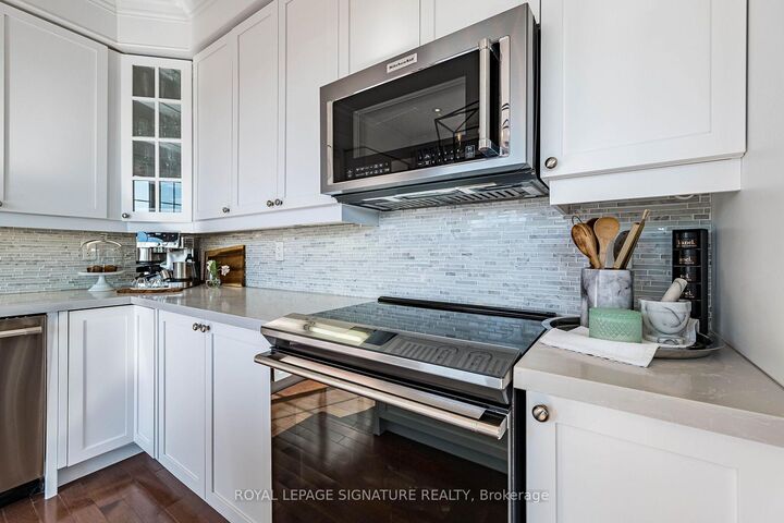 Property Photo: 854 Cousens Terrace ON L9T 0E3