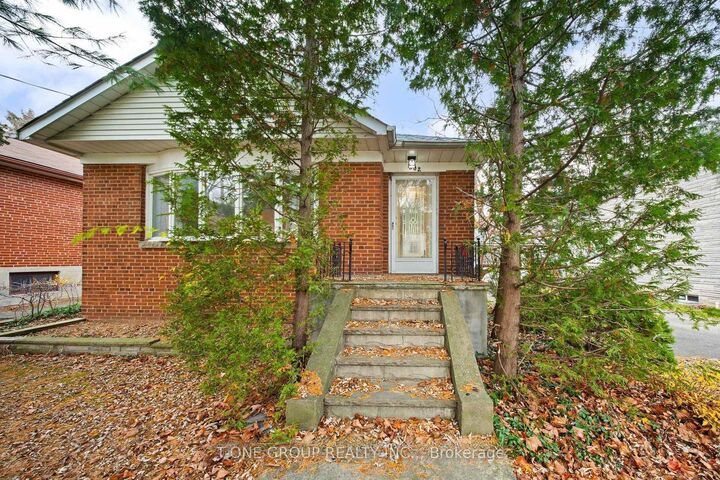 Property Photo: 302 Spring Garden Avenue ON M2N 3H3