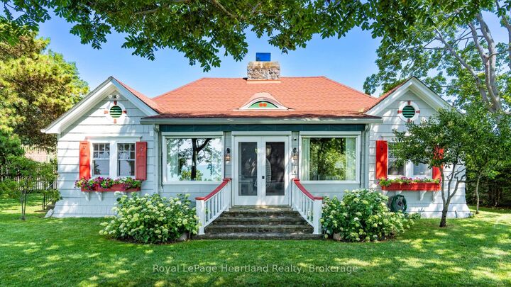 Property Photo: 284 Elgin Avenue W ON N7A 2G1