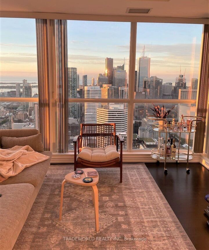 Property Photo: 386 Yonge Street 5407 ON M5B 0A5