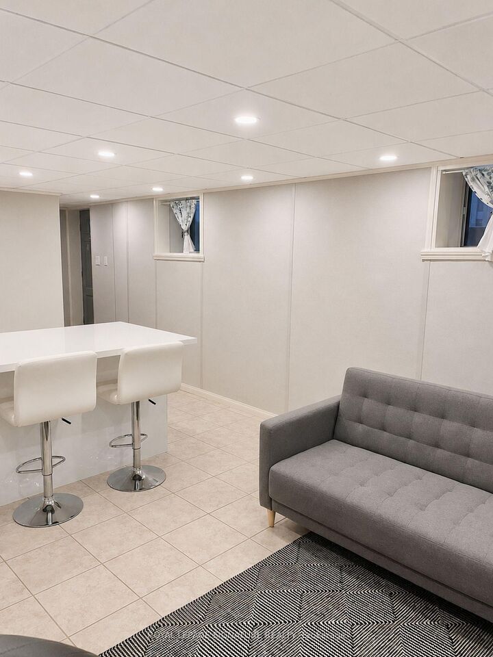 Property Photo:  226 Shaw Street Lower  ON M6J 2W8 