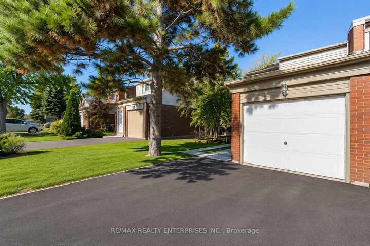 3446 Ash Row Crescent N — photo 1